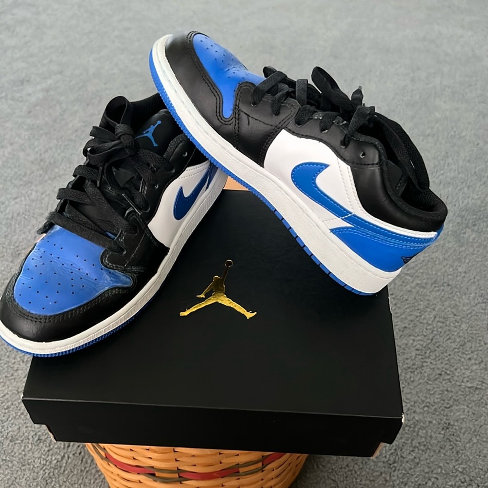 Nike Air Jordan 1 Low GS.  Size 4Y